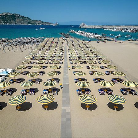 Hotel Sabbie d'Oro Giardini-Naxos Exterior foto
