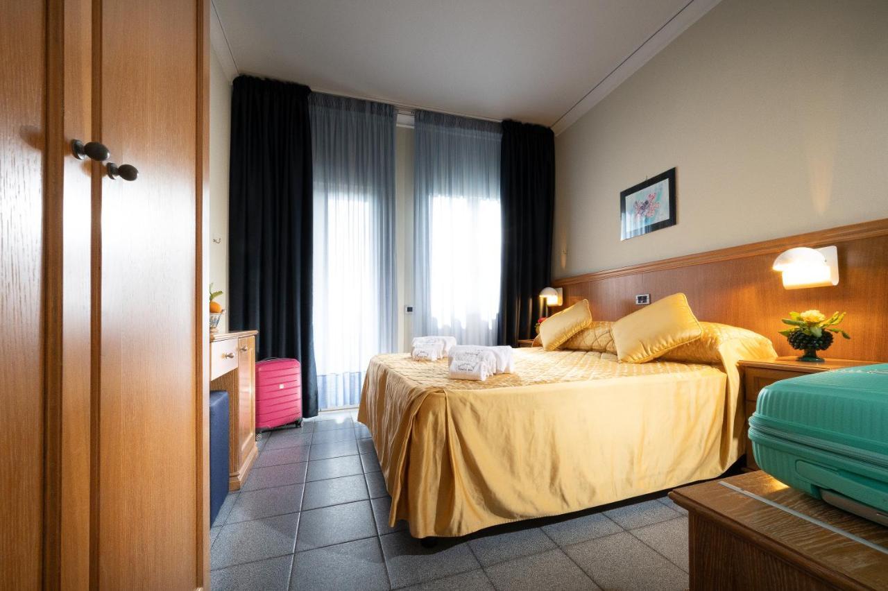 Hotel Sabbie d'Oro Giardini-Naxos Exterior foto