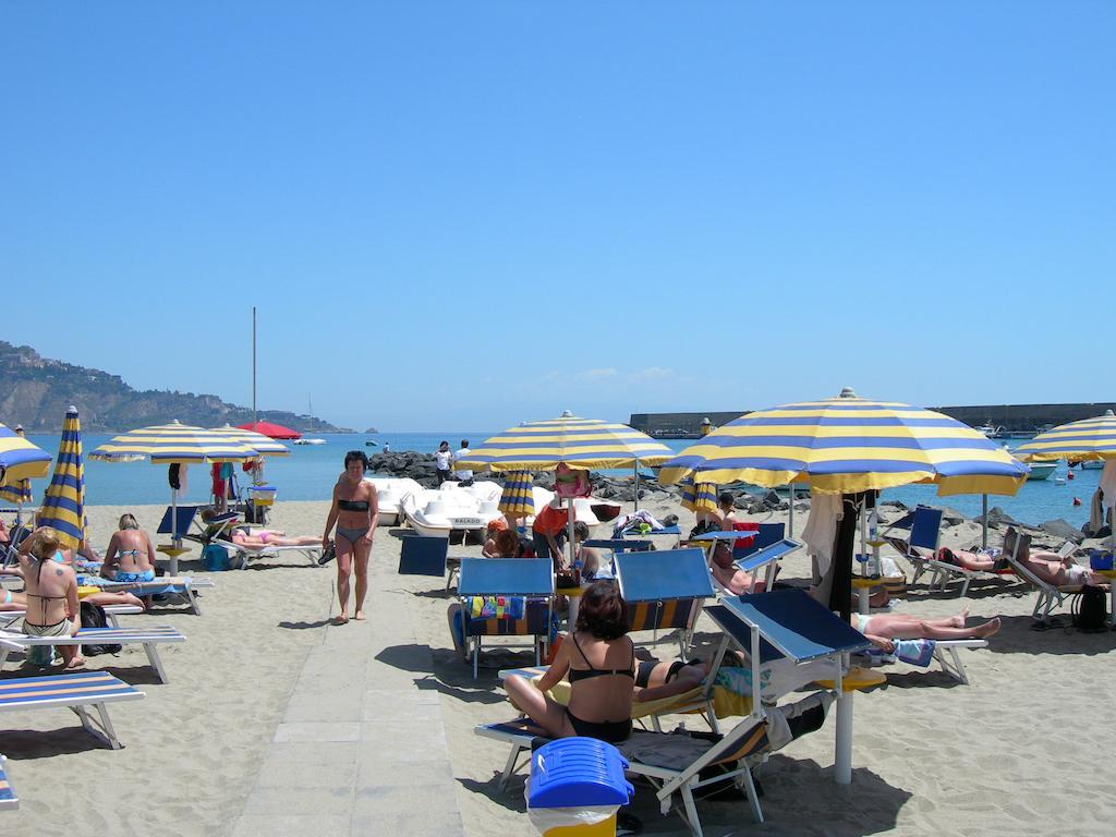 Hotel Sabbie d'Oro Giardini-Naxos Exterior foto